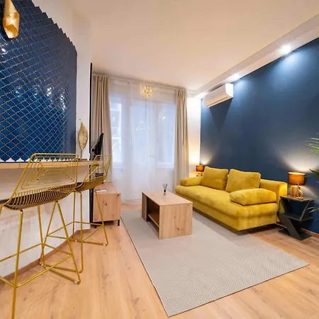 Апартаменты Blue Oasis Location