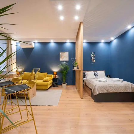 Blue Oasis Location * Budapest